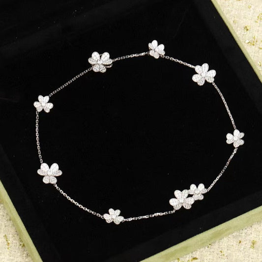 VCA FRIVOLE SILVER 9 FLOWERS NECKLACE
