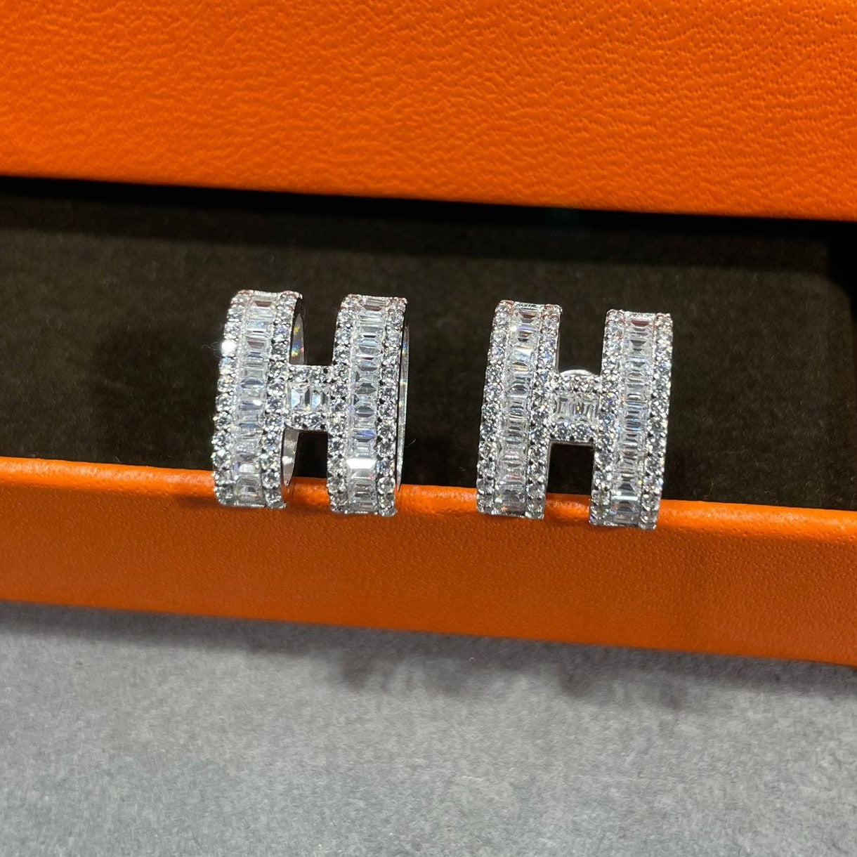 HERMES H STUD EARRINGS WITH SILVER DIAMONDS