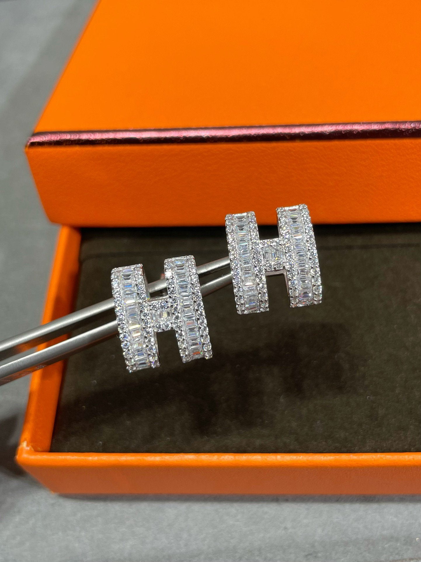 HERMES H STUD EARRINGS WITH SILVER DIAMONDS