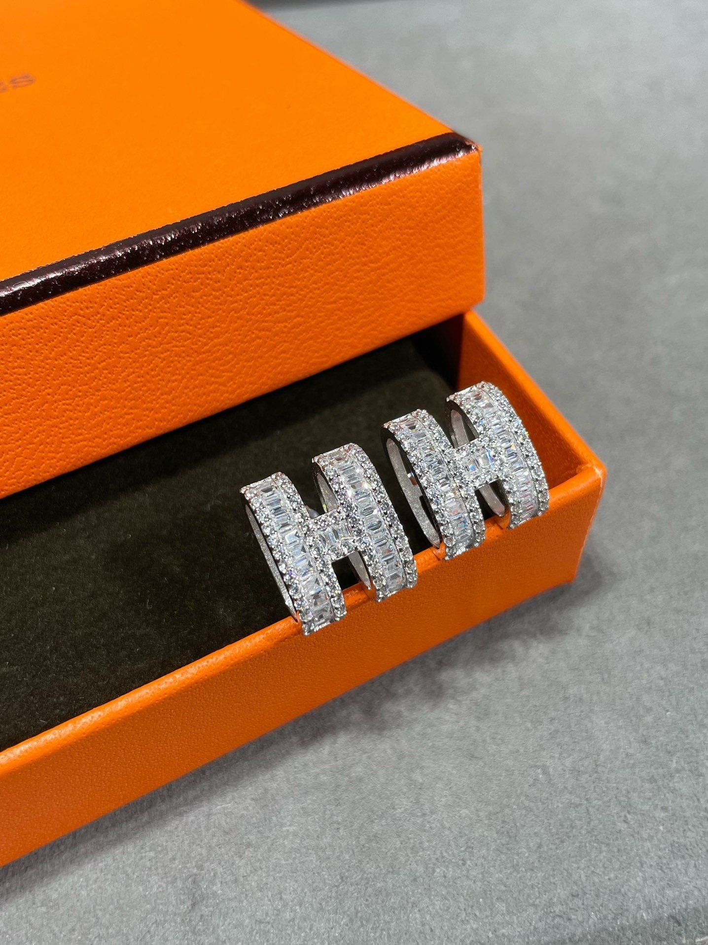 HERMES H STUD EARRINGS WITH SILVER DIAMONDS