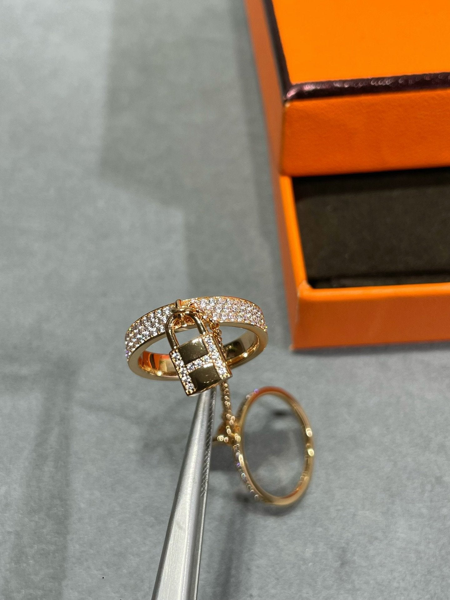HERMES HM KELLY CLOCHETTE DOUBLE RING IN WITH DIAMONDS