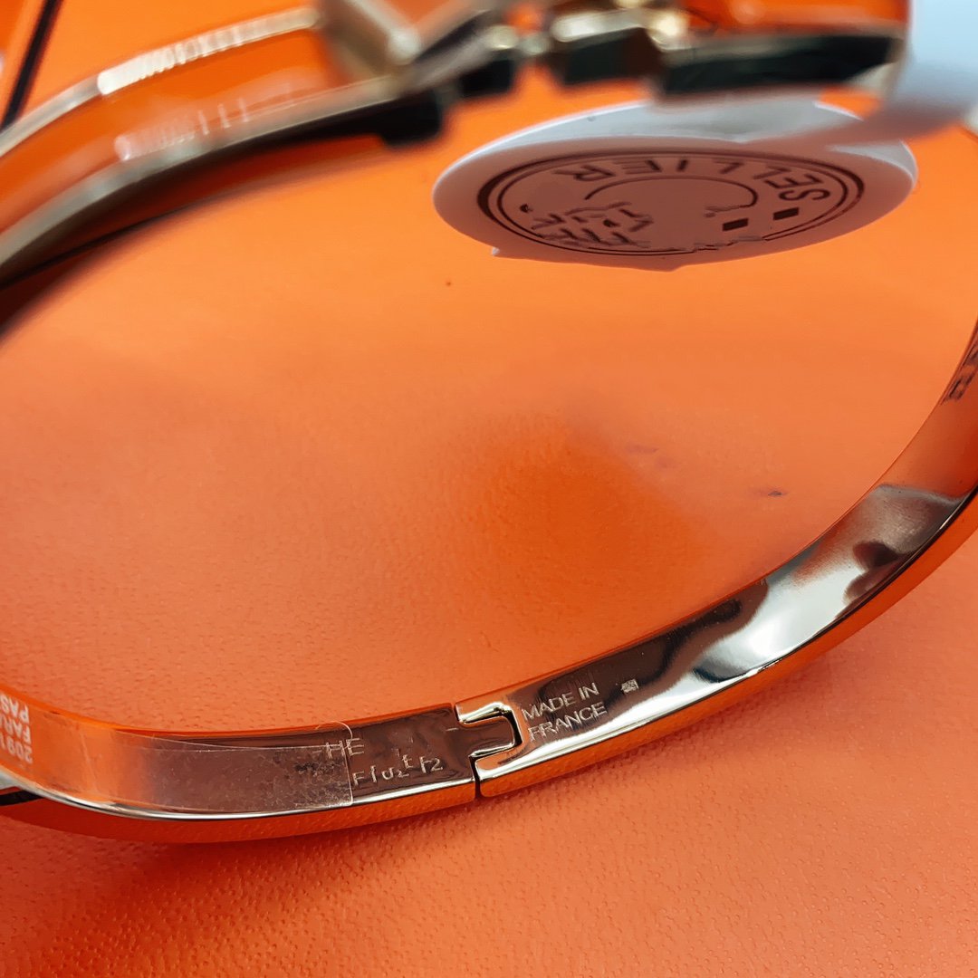 HERMES CLASSIC HM CLIC RED 8MM ENAMEL BRACELET