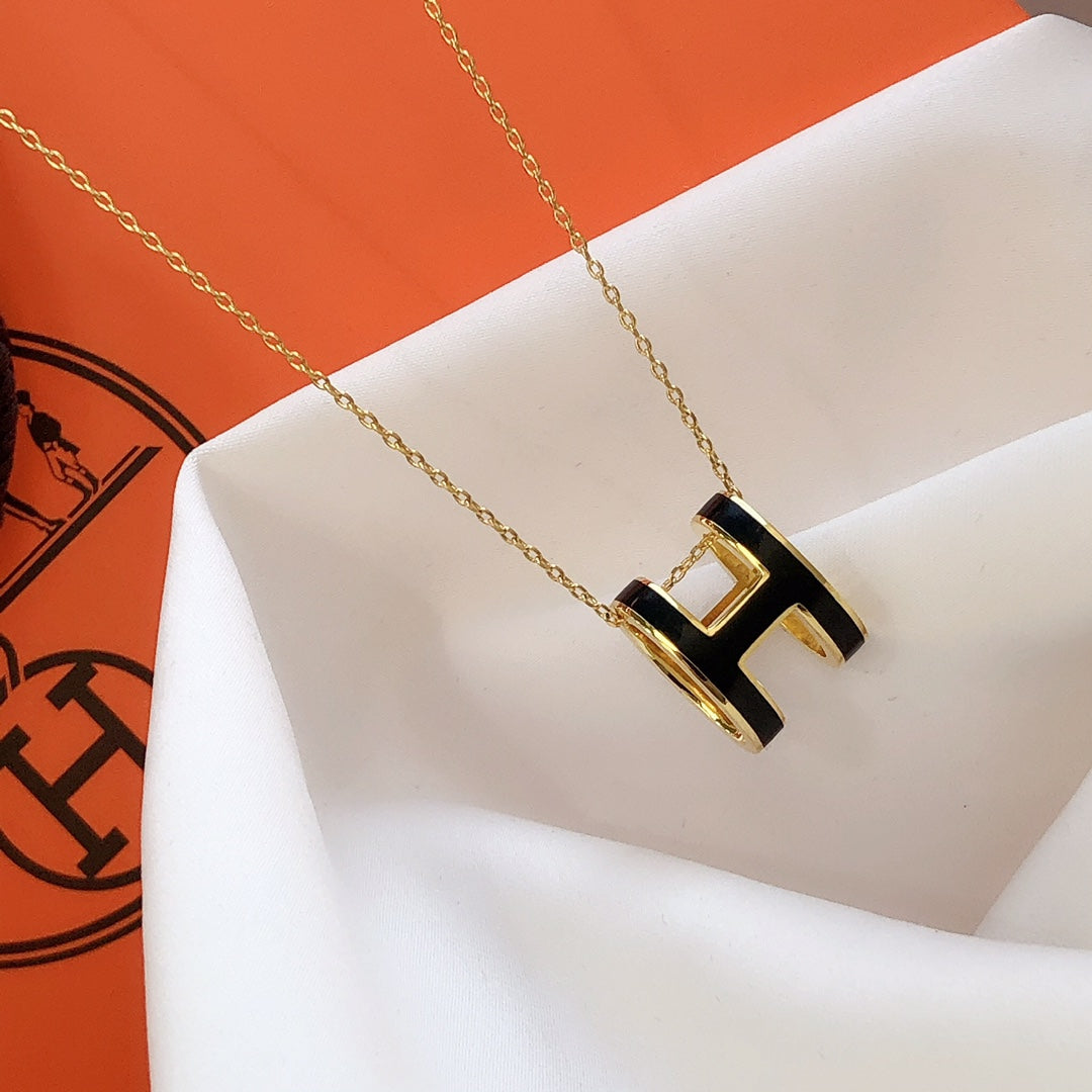 HERMES HM CLIC BLACK ENAMEL GOLD NECKLACE