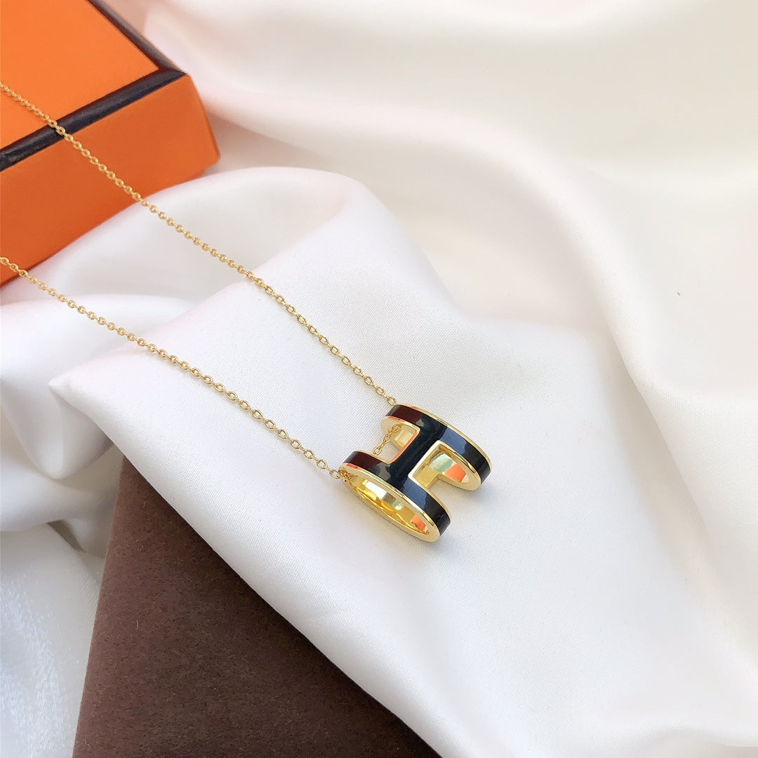 HERMES HM CLIC BLACK ENAMEL GOLD NECKLACE