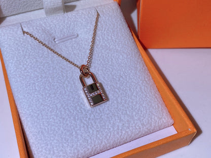 HERMES HM ADVANCED NICHE LOCK HEAD NECKLACE DIAMONDS