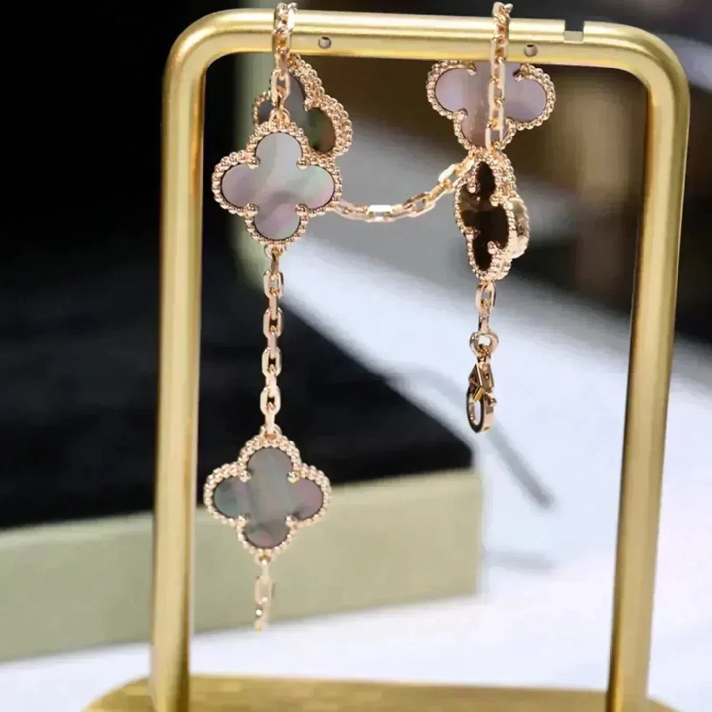 VCA CLOVER 5 MOTIF GRAY MOP BRACELET COLLECTION