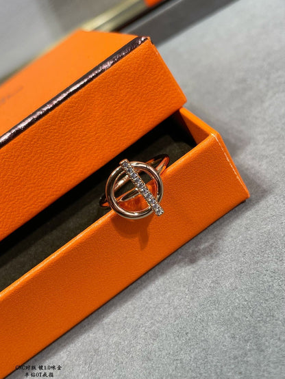 18K Echappee Diamond Hermes Ring