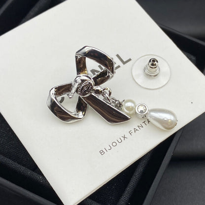 18K  Chanel Butterfly Pearl Earrings