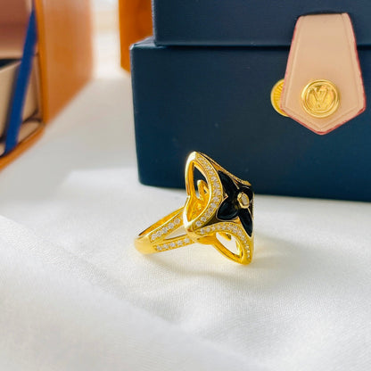 18K Louis Vuitton Ever Blossom Ring