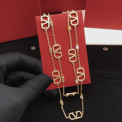 18K Valentino Long Diamonds Necklace