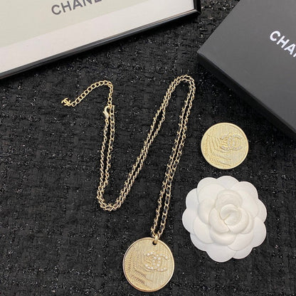 18K  Chanel 22S Vintage Necklace