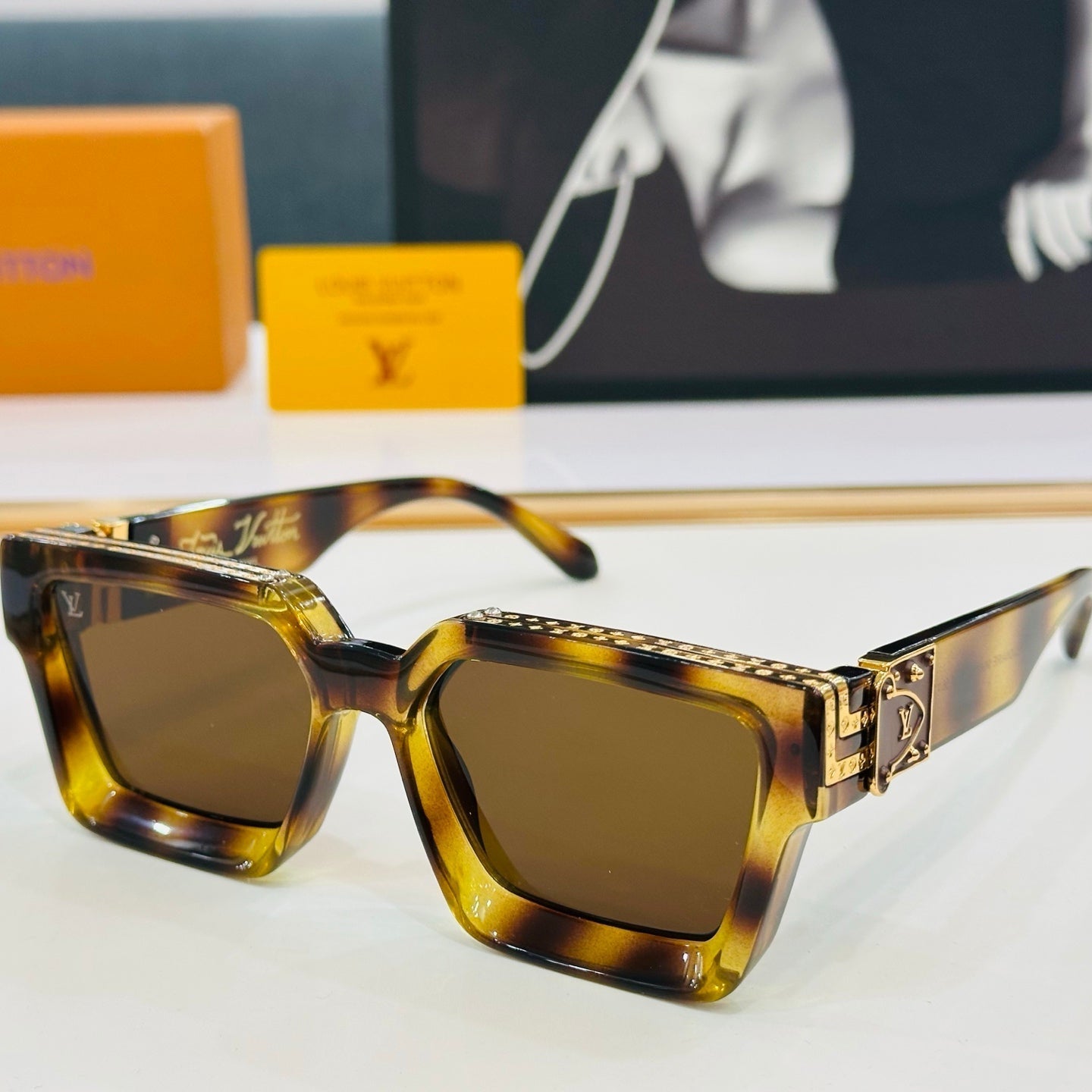 LOUIS VUITTON RECTANGLE SUNGLASSES 574800 IN ACETATE