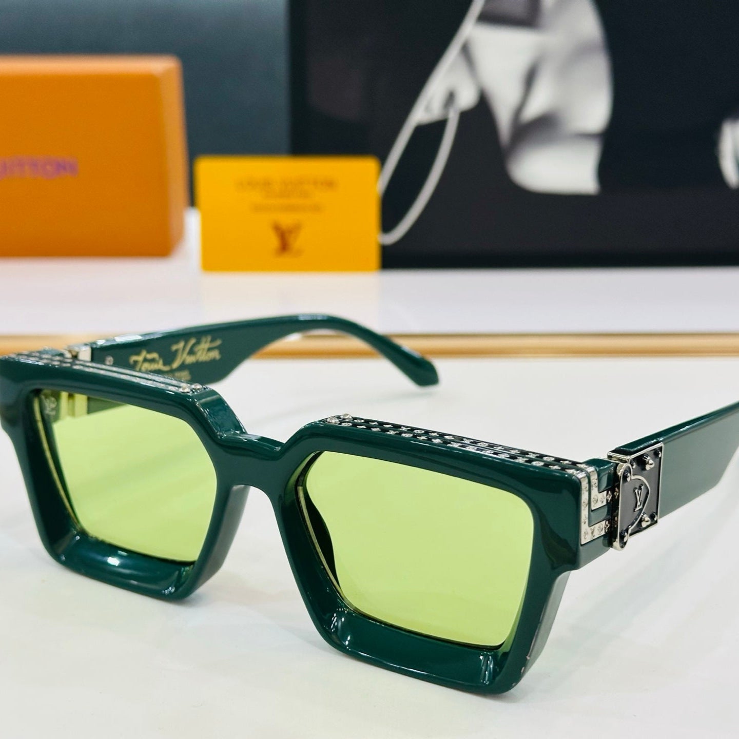 LOUIS VUITTON RECTANGLE SUNGLASSES 574801 IN ACETATE
