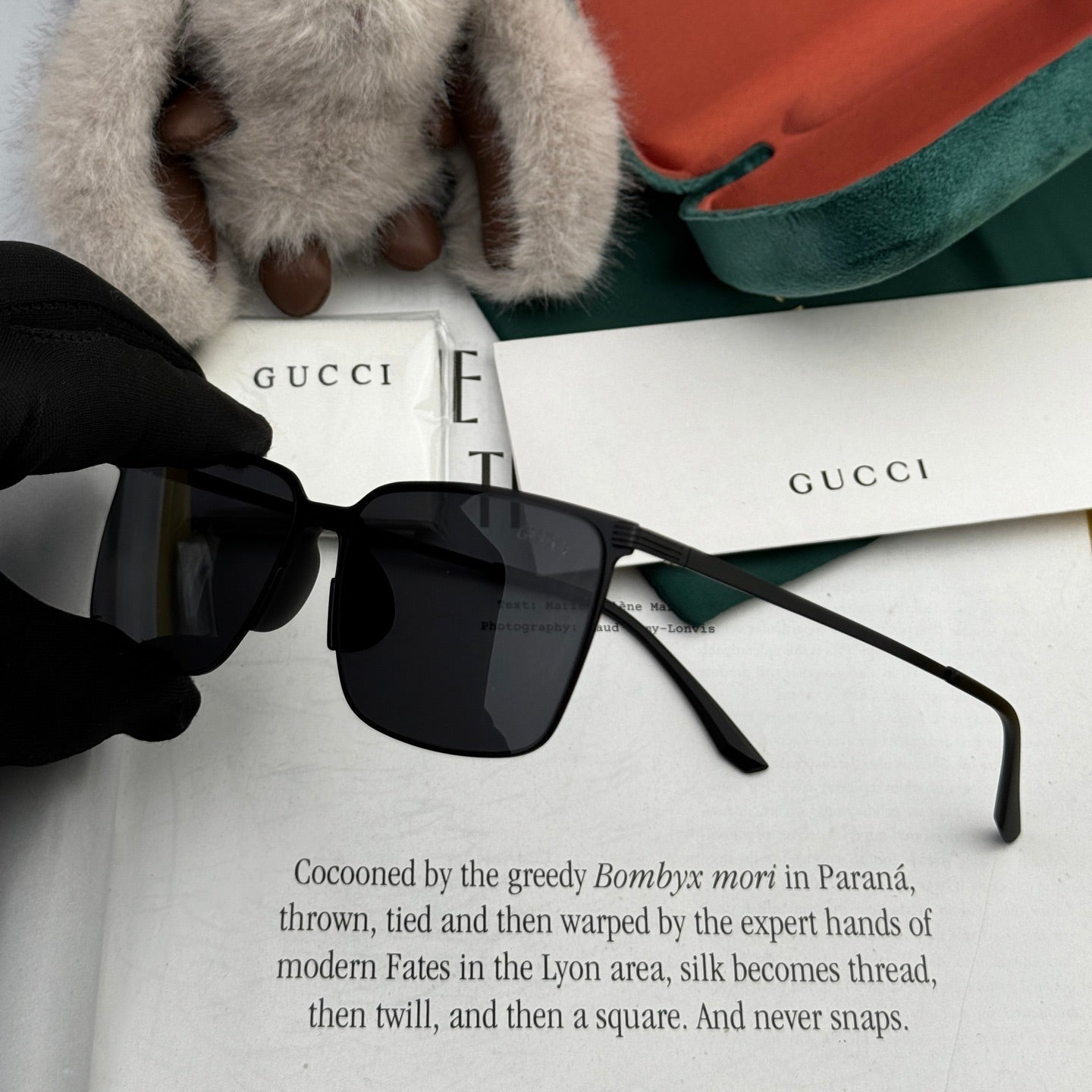 GUCCI RECTANGULAR FRAME SUNGLASSES G01810 IN METAL