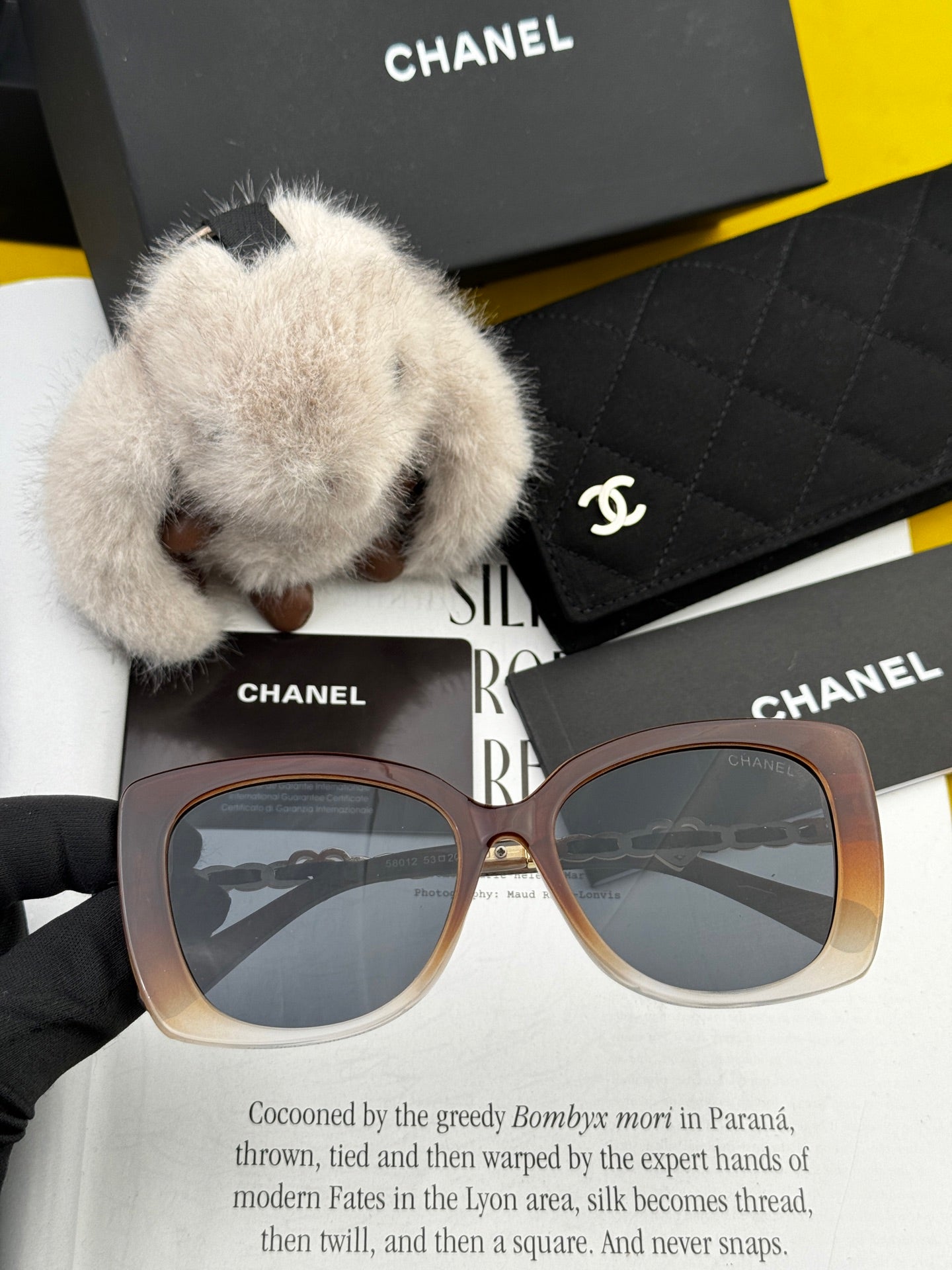 CHANEL SQUARE SUNGLASSES CH25801 IN ACETATE HEART CHAIN METAL