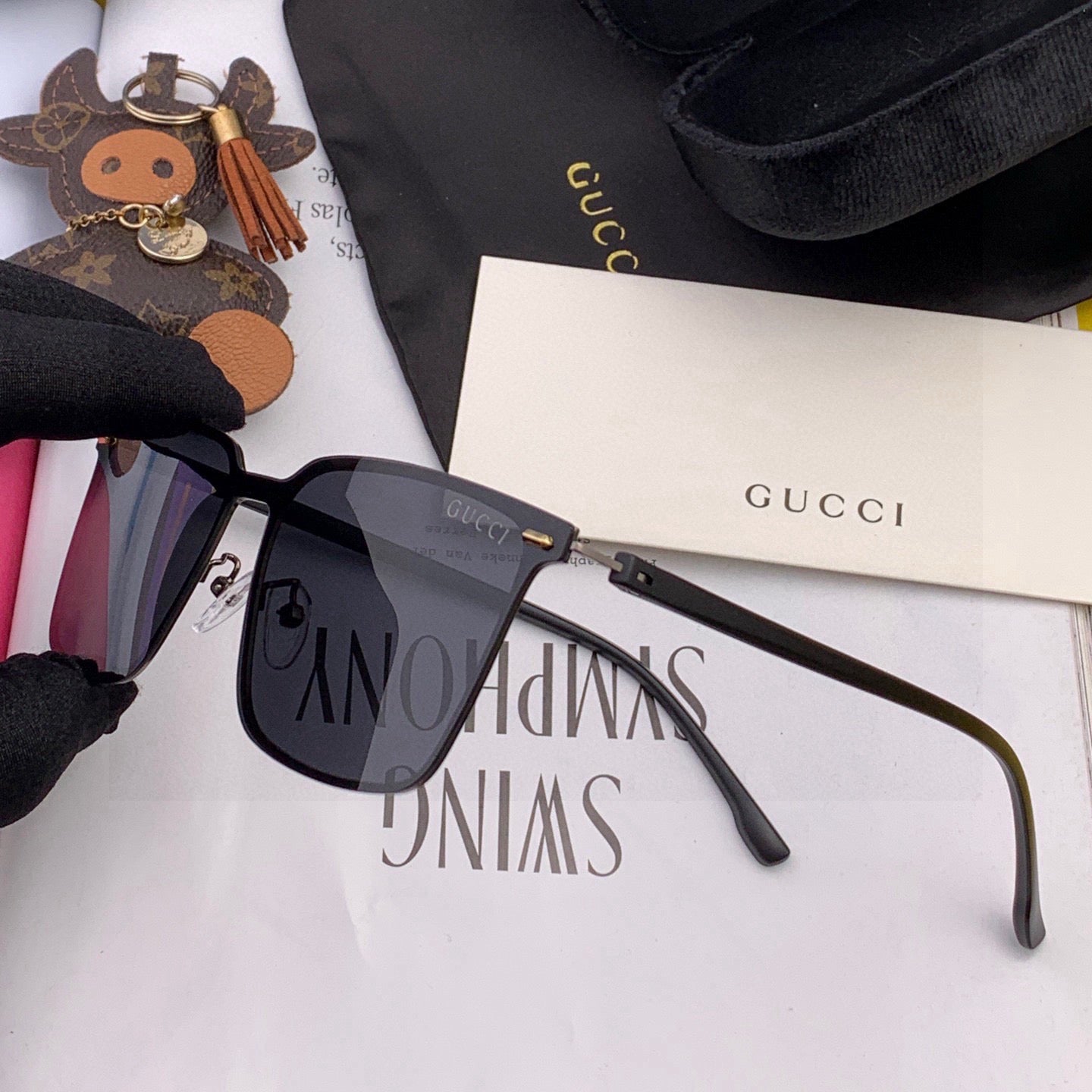 GUCCI RECTANGULAR FRAME SUNGLASSES G11363 IN METAL
