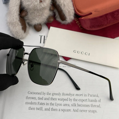 GUCCI SQUARE FRAME SUNGLASSES 0863 IN METAL