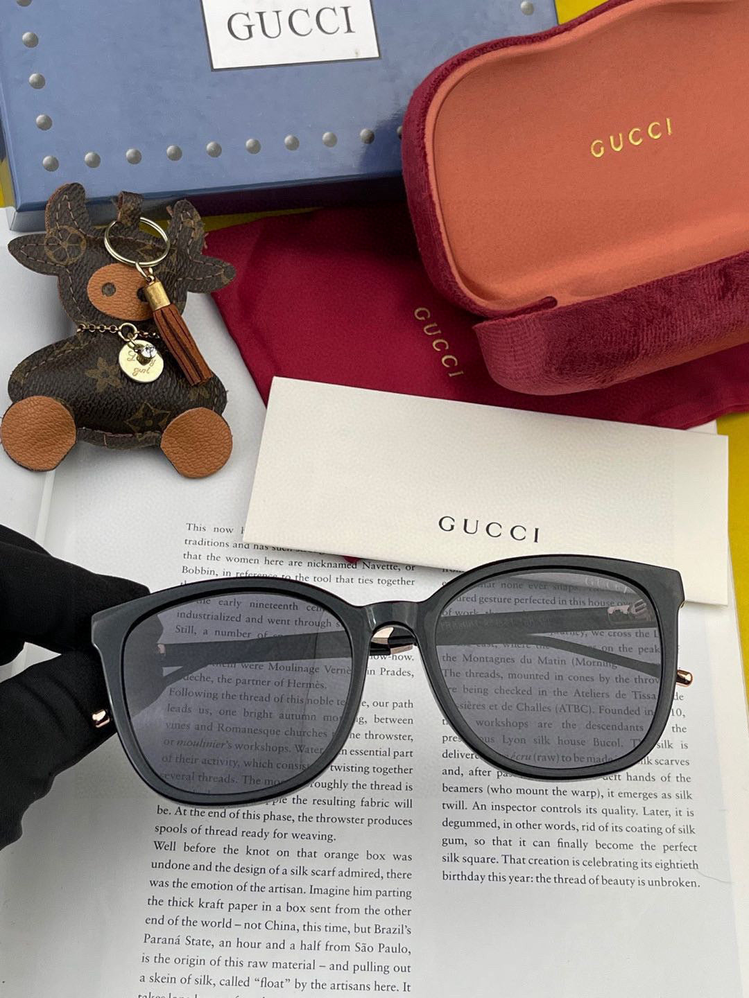 GUCCI BUTTERFLY FRAME SUNGLASSES G15500 IN ACETATE