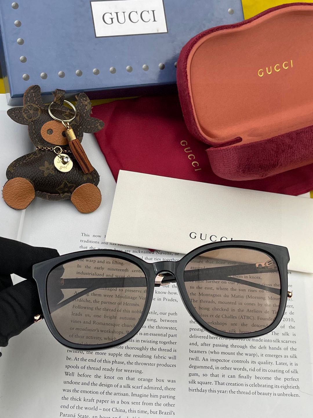 GUCCI BUTTERFLY FRAME SUNGLASSES G15500 IN ACETATE