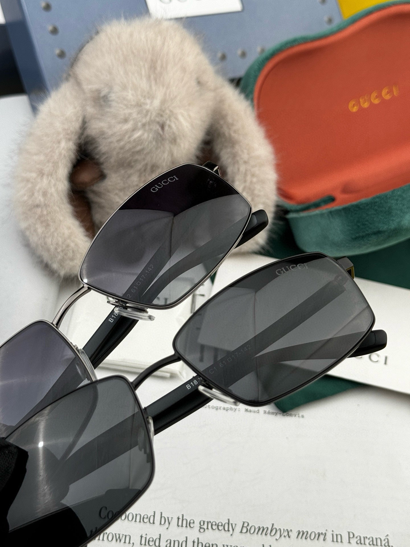 GUCCI RECTANGULAR FRAME SUNGLASSES G51806 IN METAL