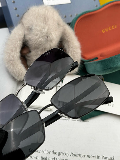 GUCCI RECTANGULAR FRAME SUNGLASSES G51806 IN METAL
