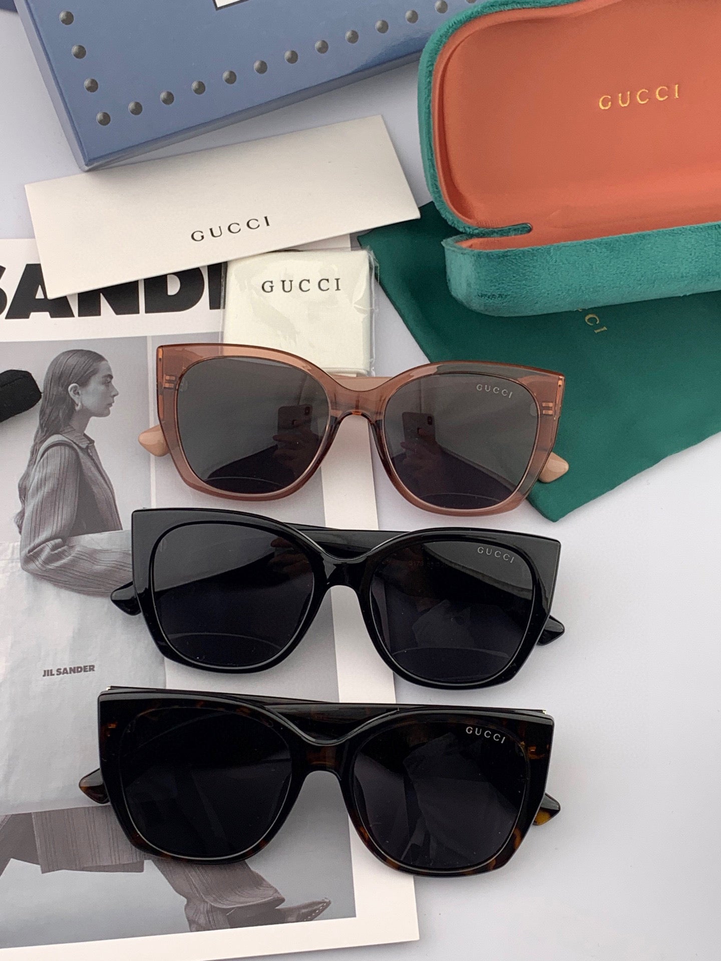 GUCCI BUTTERFLY FRAME SUNGLASSES G9317 IN ACETATE