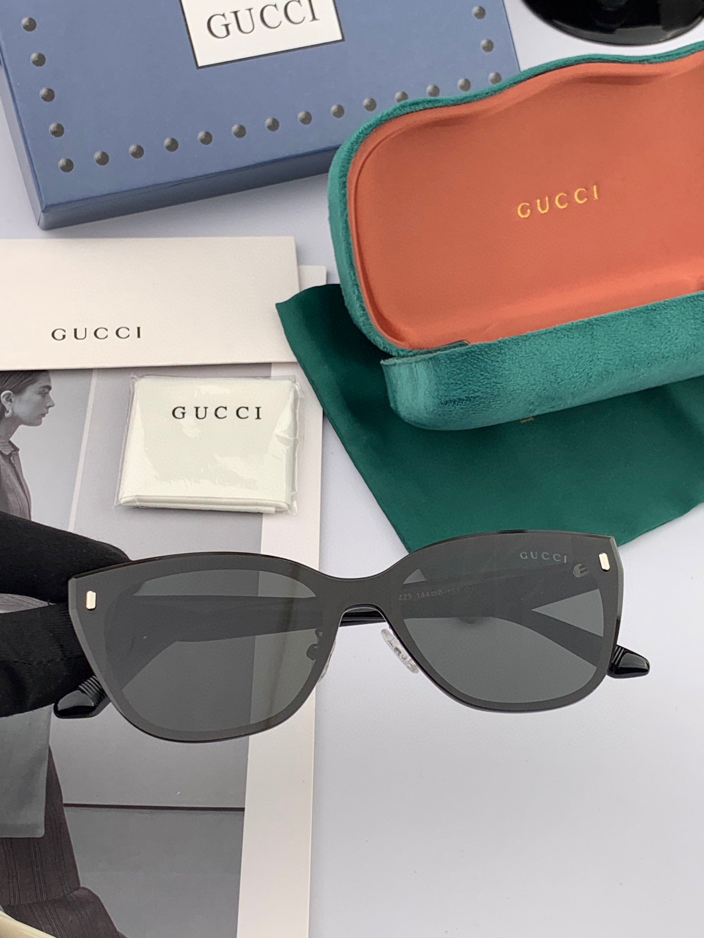 GUCCI CAT EYE FRAME SUNGLASSES G3322 IN ACETATE