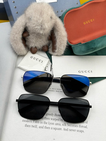 GUCCI SQUARE FRAME SUNGLASSES G61806 IN METAL