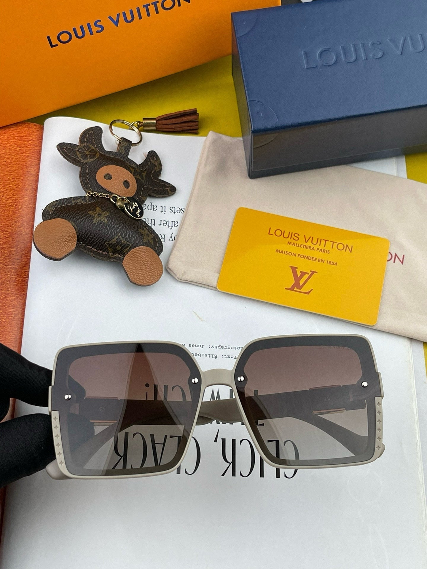 LOUIS VUITTON LARGE SQUARE SUNGLASSES L1845 IN ACETATE