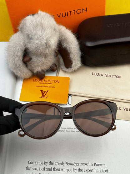 LOUIS VUITTON CAT EYE SUNGLASSES L6907 IN ACETATE