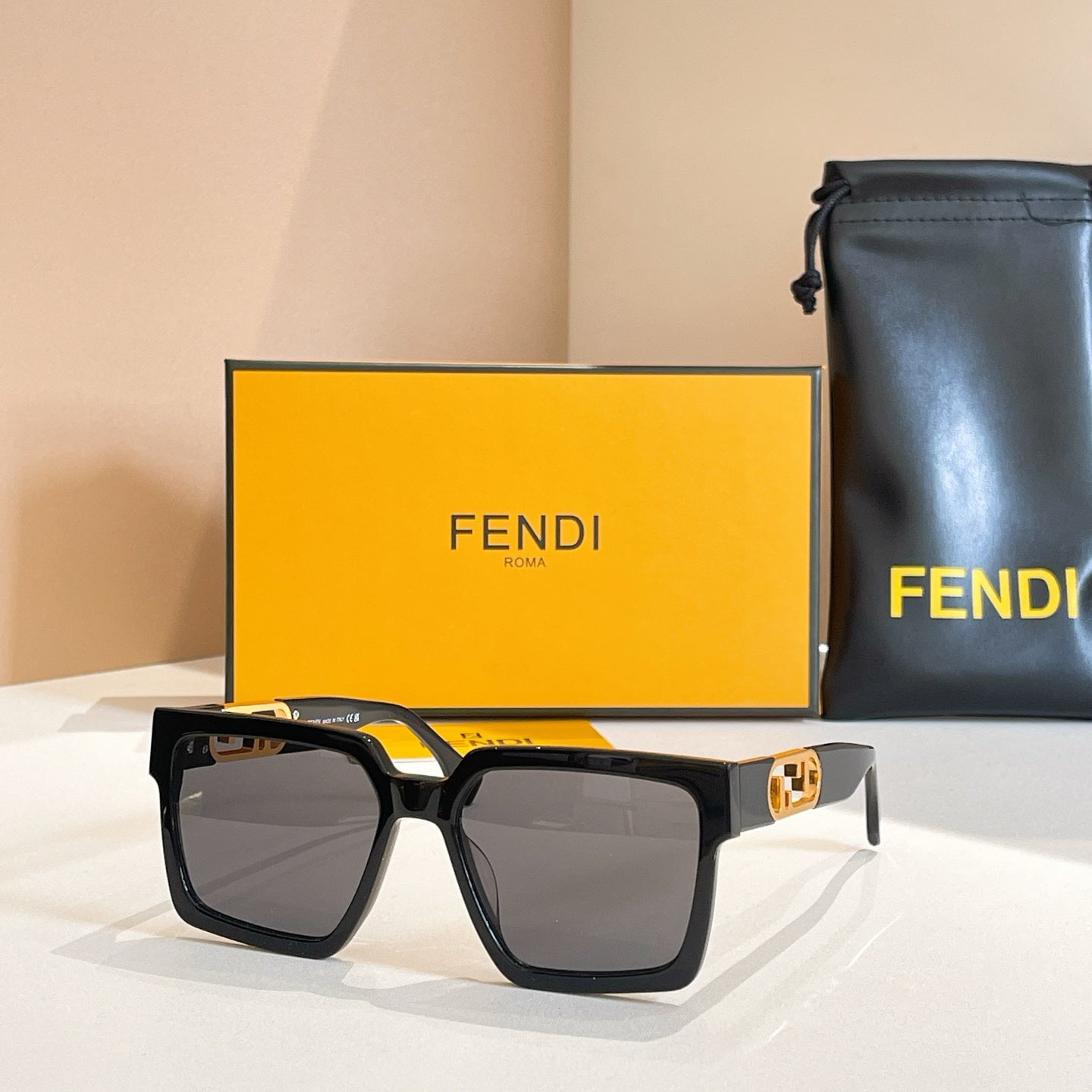 FENDI OVERSIZED FF DIAMONDS SQUARE FRAME SUNGLASSES FE40181 IN ACETATE