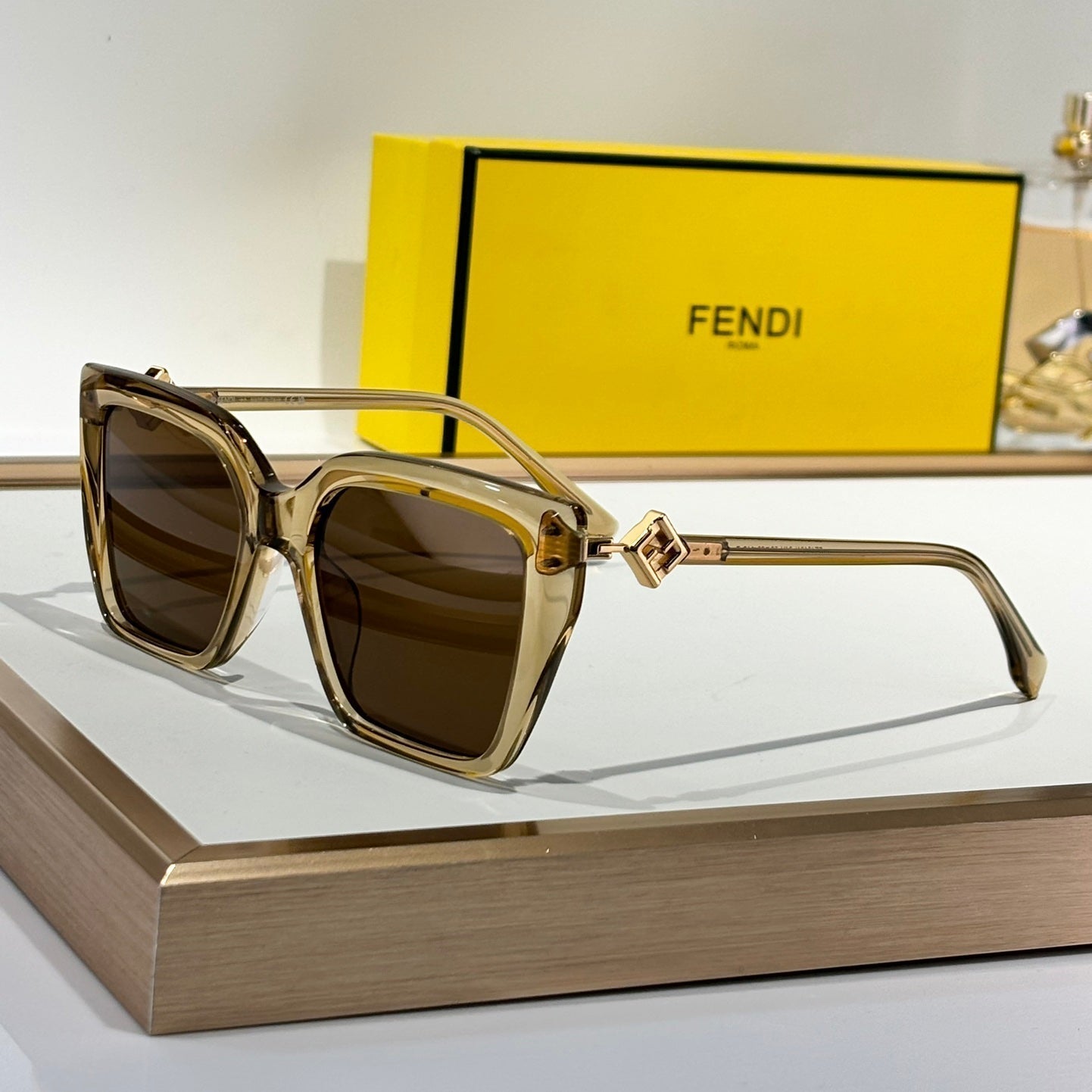 FENDI FF DIAMONDS SQUARE FRAME SUNGLASSES FE40161 IN ACETATE