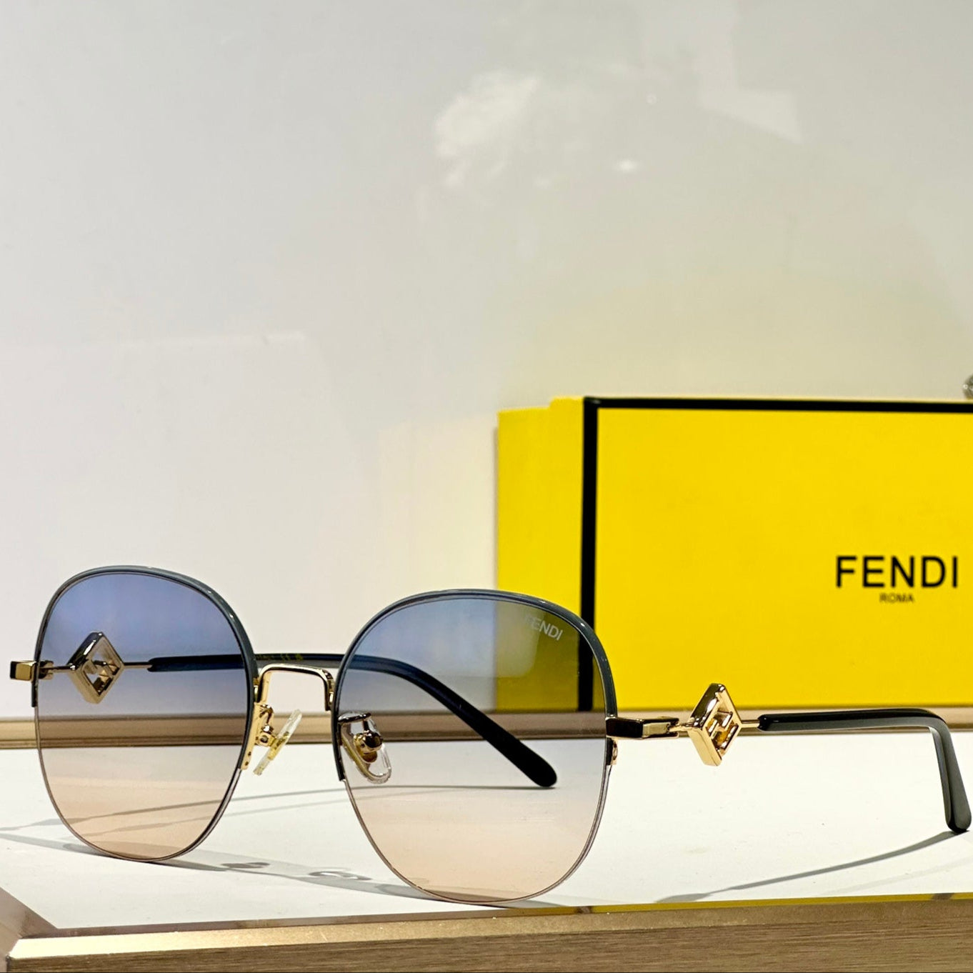 FENDI TRAVEL ROUND FRAME SUNGLASSES FD8136 IN METAL