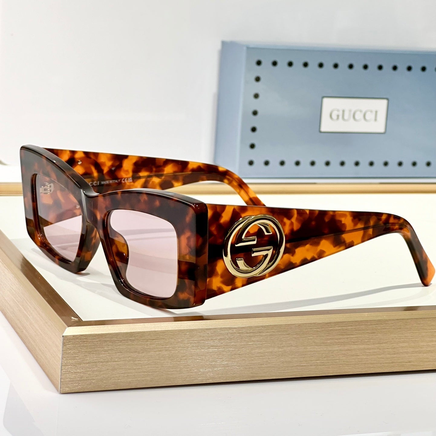 GUCCI RECTANGULAR FRAME SUNGLASSES GG1842S IN ACETATE