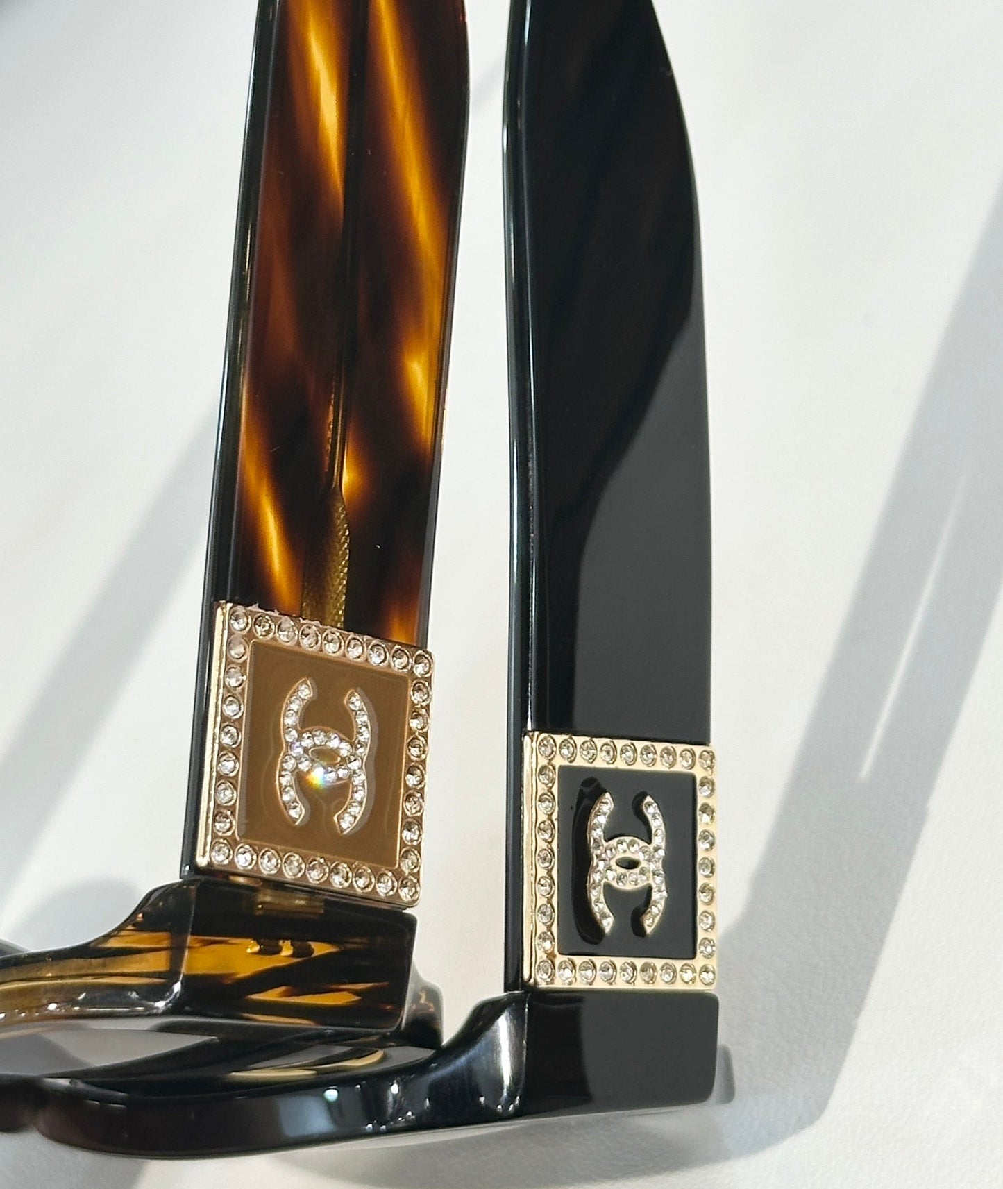 CHANEL RECTANGULAR SUNGLASSES CH4366 IN ACETATE EMBOSSED CRYSTAL