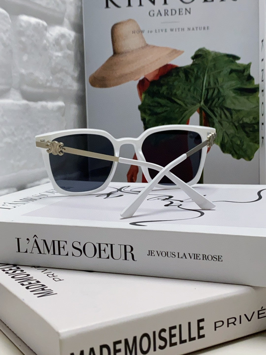 CELINE TRIOMPHE SUNGLASSES 497817 IN WHITE METAL BLACK LENSES