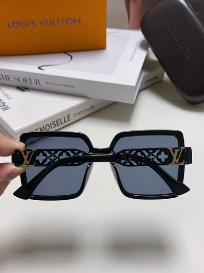 LOUIS VUITTON SQUARE SUNGLASSES 567456 IN BLACK ACETATE EMBOSSED LOGO