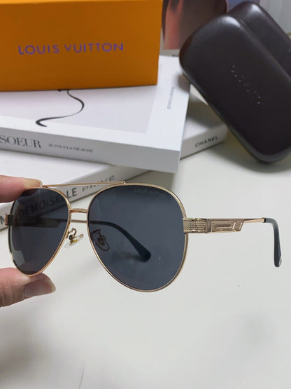LOUIS VUITTON PILOT SUNGLASSES 581364 IN GOLD METAL BLACK LENSES