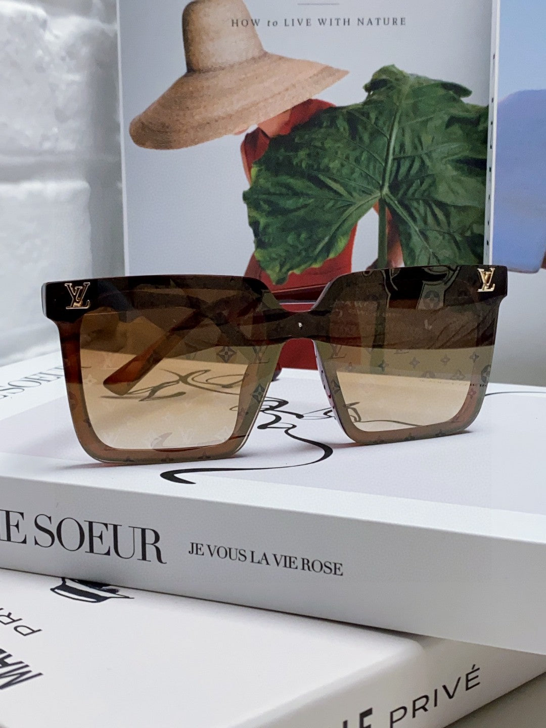 LOUIS VUITTON SQUARE SUNGLASSES 581367 IN BROWN ACETATE MONOGRAM MASK ON LENS