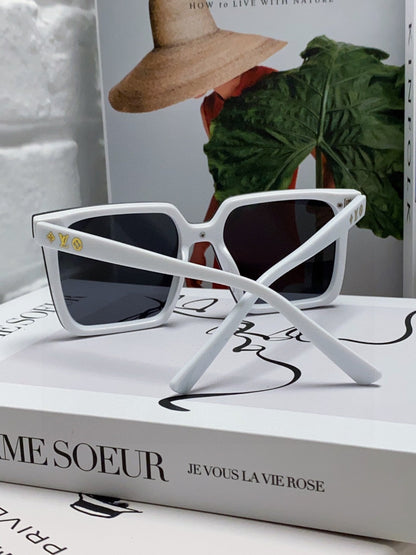 LOUIS VUITTON SQUARE SUNGLASSES 581369 IN WHITE ACETATE