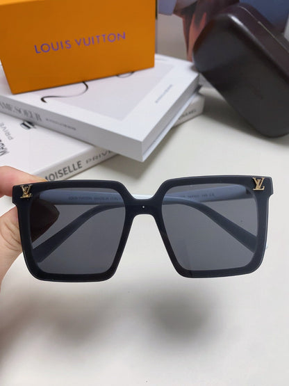 LOUIS VUITTON SQUARE SUNGLASSES 581369 IN WHITE ACETATE