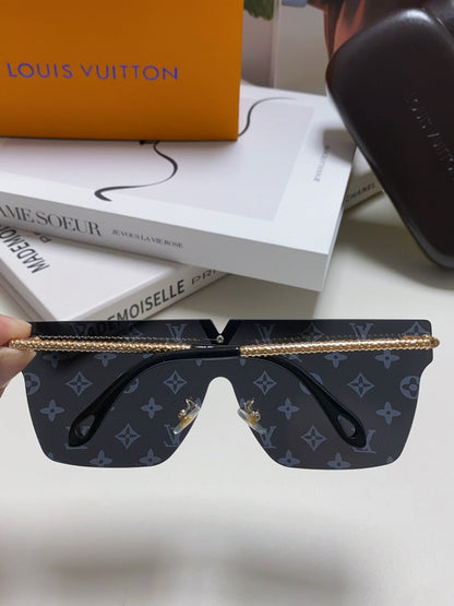 LOUIS VUITTON SQUARE SUNGLASSES 581371 IN GOLD METAL MONOGRAM ON LENS