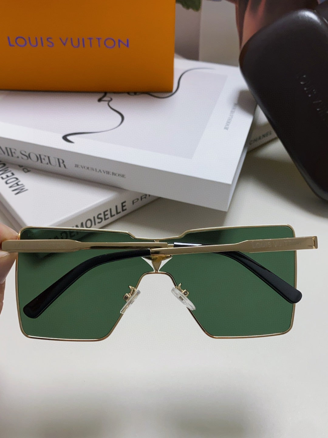 LOUIS VUITTON CYCLONE SUNGLASSES 581373 IN GOLD METAL DARK GREEN LENSES