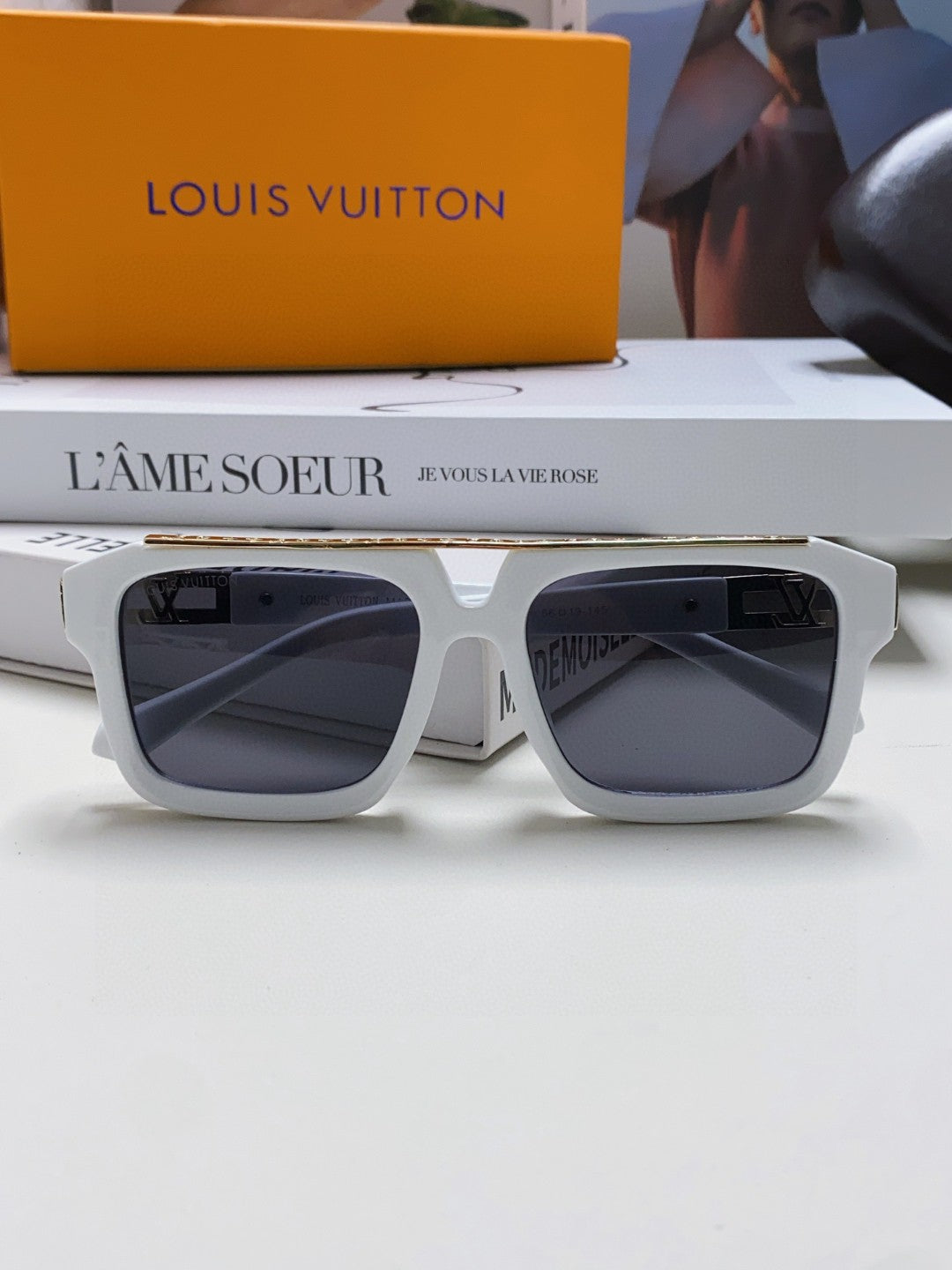 LOUIS VUITTON MASCOT PILOT SQUARE SUNGLASSES 581377 IN WHTIE ACETATE GOLD METAL