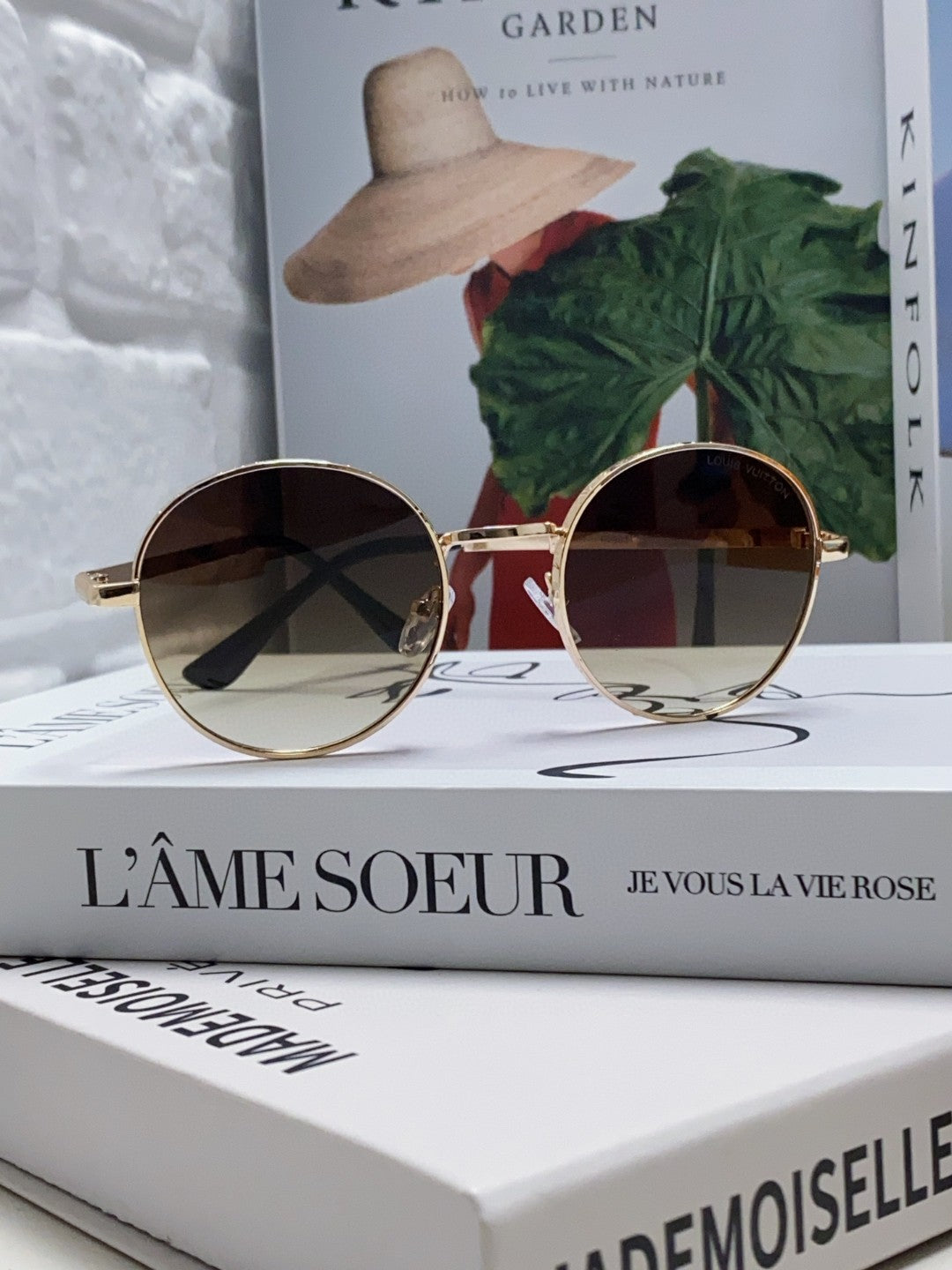 LOUIS VUITTON SIGNATURE ROUND SUNGLASSES 581382 IN GOLD METAL BROWN SMOKE LENSES