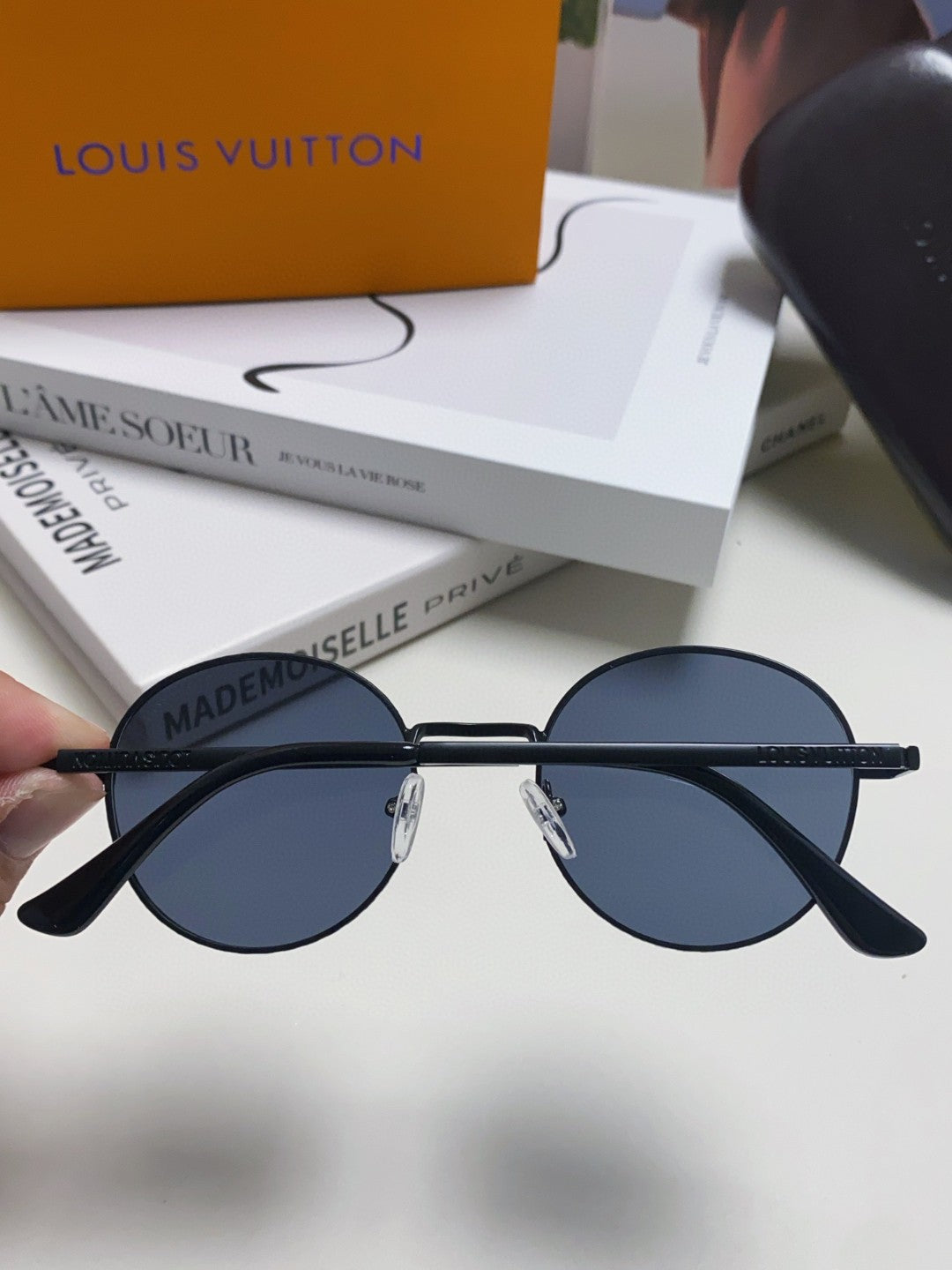 LOUIS VUITTON SIGNATURE ROUND SUNGLASSES 581383 IN BLACK METAL
