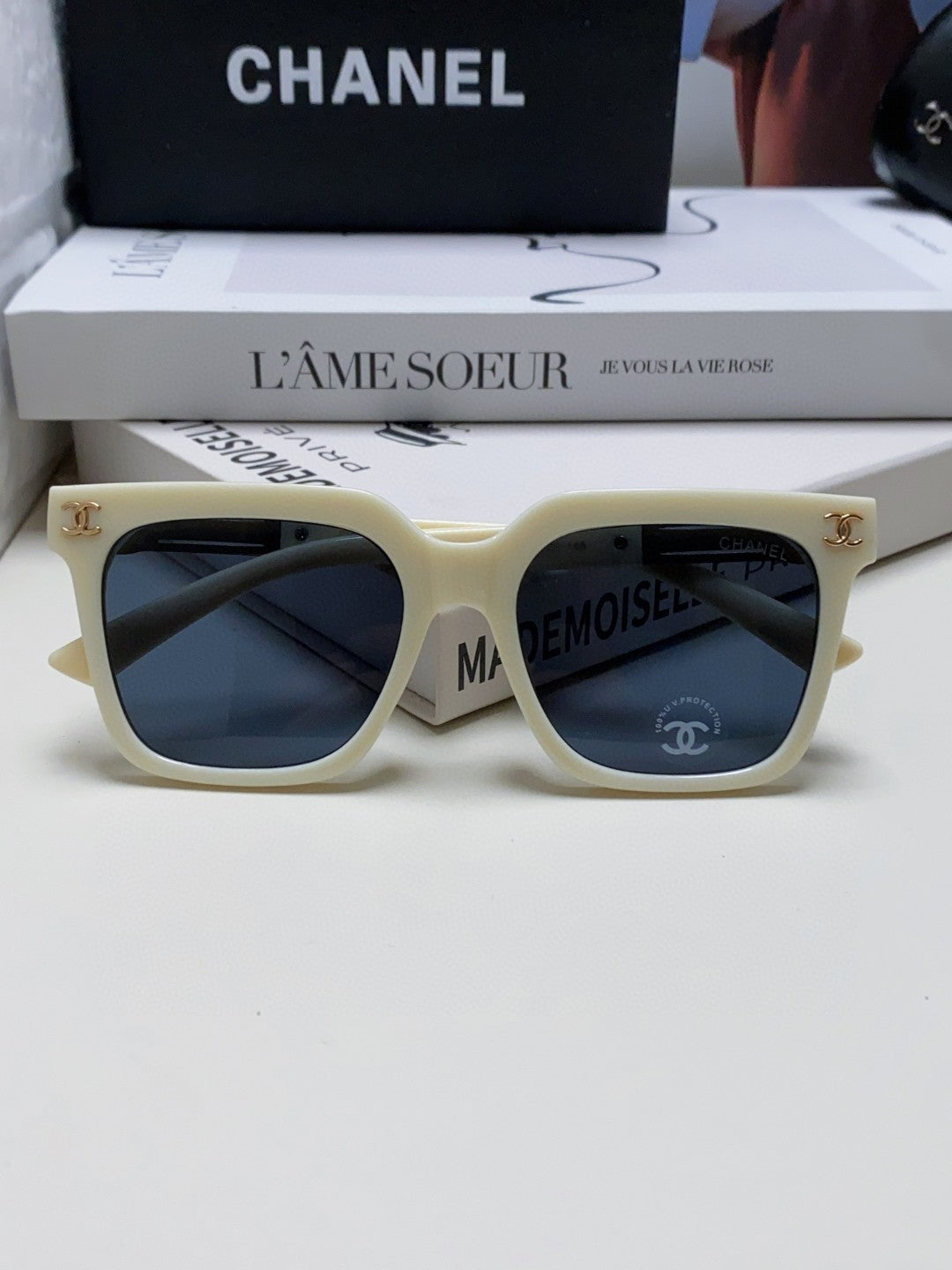 CHANEL SQUARE SUNGLASSES 632878 IN WHITE ACETATE