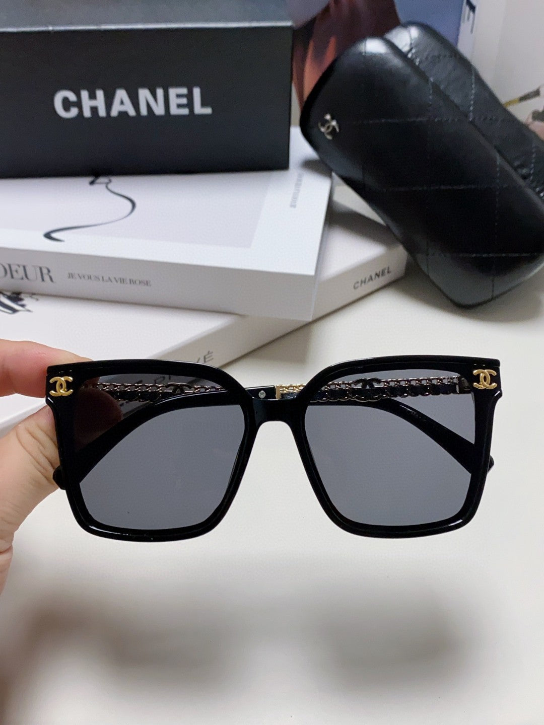 CHANEL SQUARE SUNGLASSES 632886 IN BLACK ACETATE METAL FRAME EMBOSSED LOGO