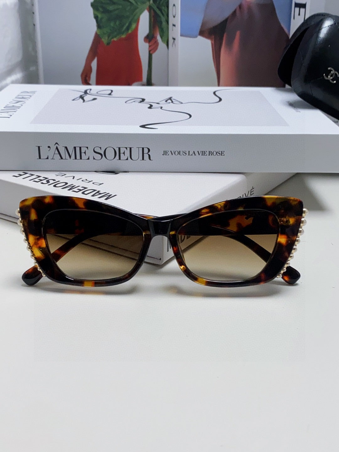 CHANEL CAT EYE SUNGLASSES 632699 IN HAVANA ACETATE EMBOSSED PEARL