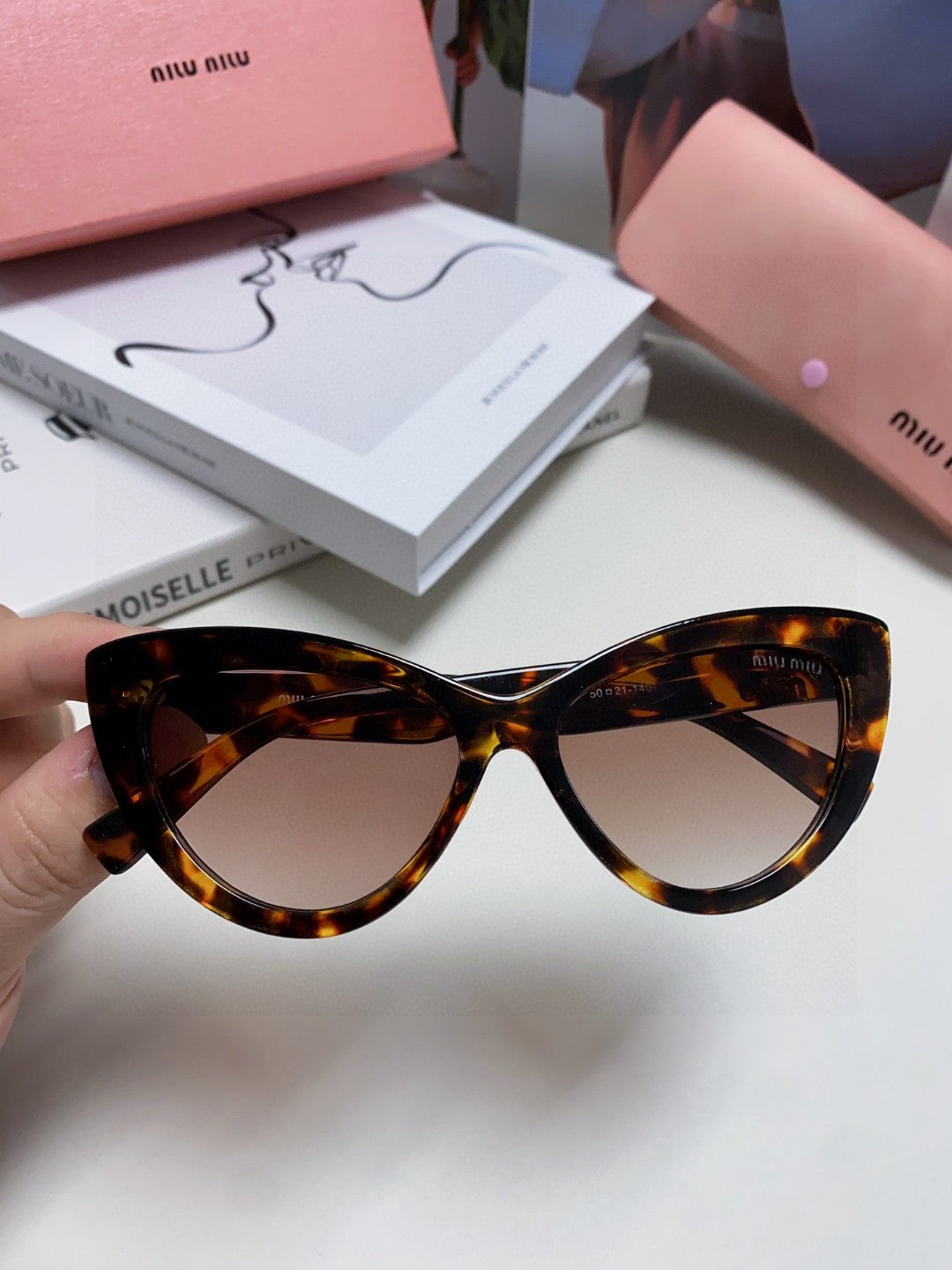 MIU MIU GLIMPSE CAT EYE SUNGLASSES 555885 IN HAVANA ACETATE